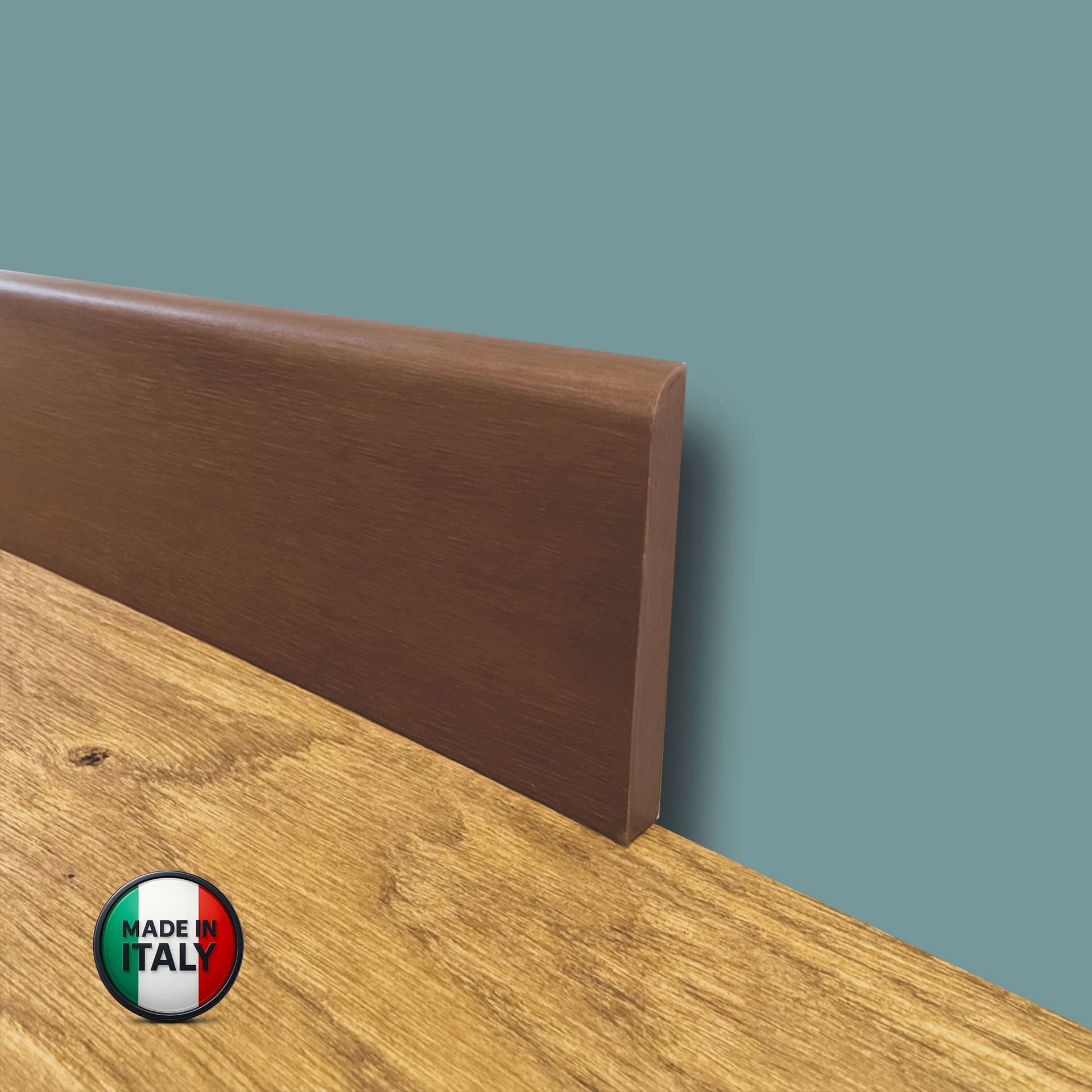 €2,49ml  ** FUORI TUTTO ** Lotti da 132 ml di Battiscopa in legno multistrato impiall. IROKO 82X13mm - 2