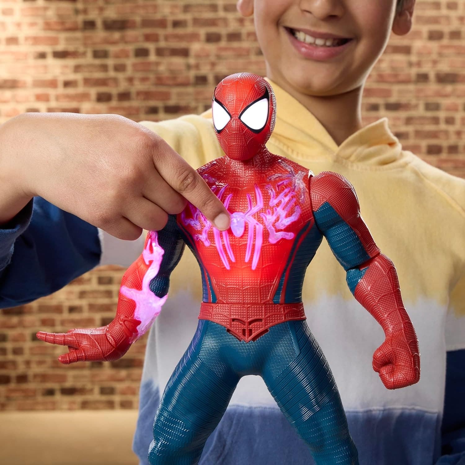 Hasbro - Brand New Day Spiderman Elettronico - 6