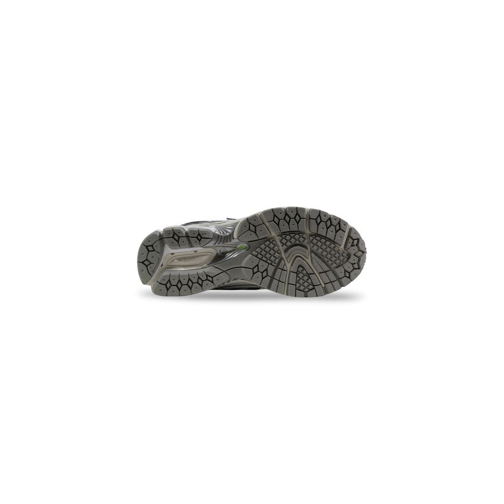 New Balance Gray Synthetic Athletic Sneakers - 5