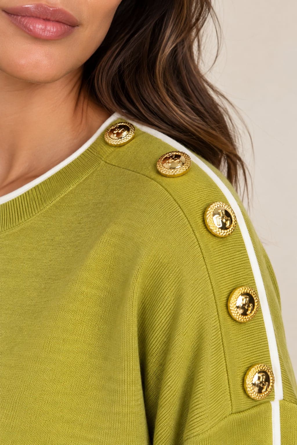 MAGLIA CON CONTRASTI E BOTTONI - 2