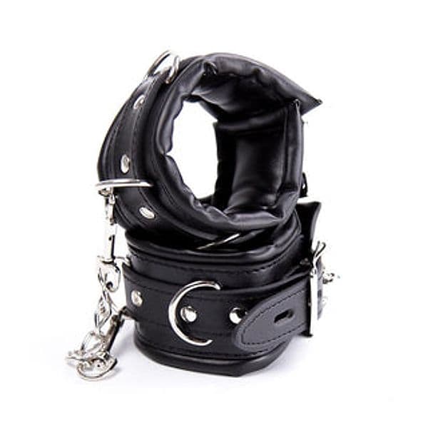Cavigliere BDSM LateToBed nere imbottite regolabili catena removibile unisex - 3