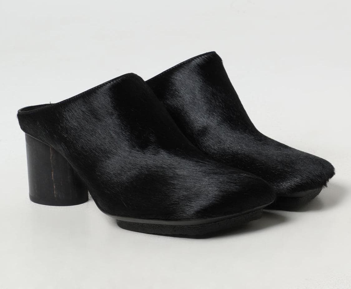 UMA WANG  Mules
