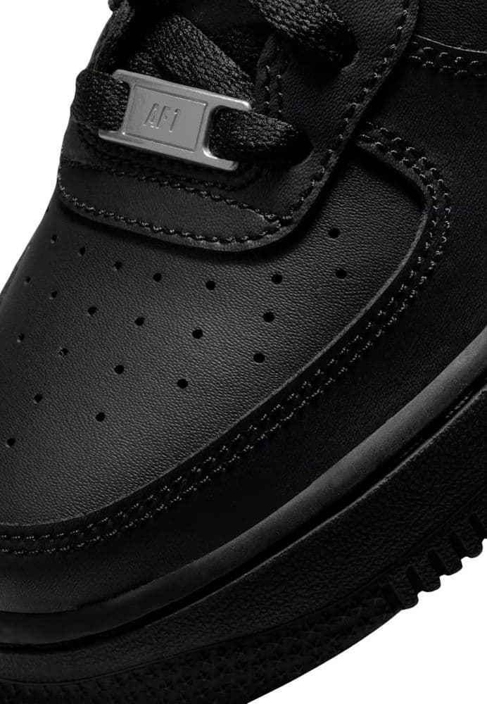 Nike Black Leather Low Top Sneakers - 5