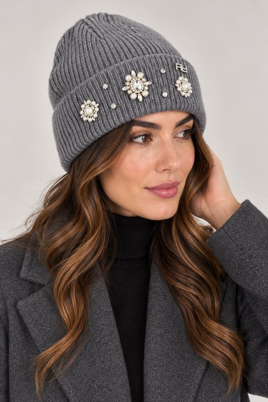 CAPPELLO CON APPLICAZIONI PERLE- - 2