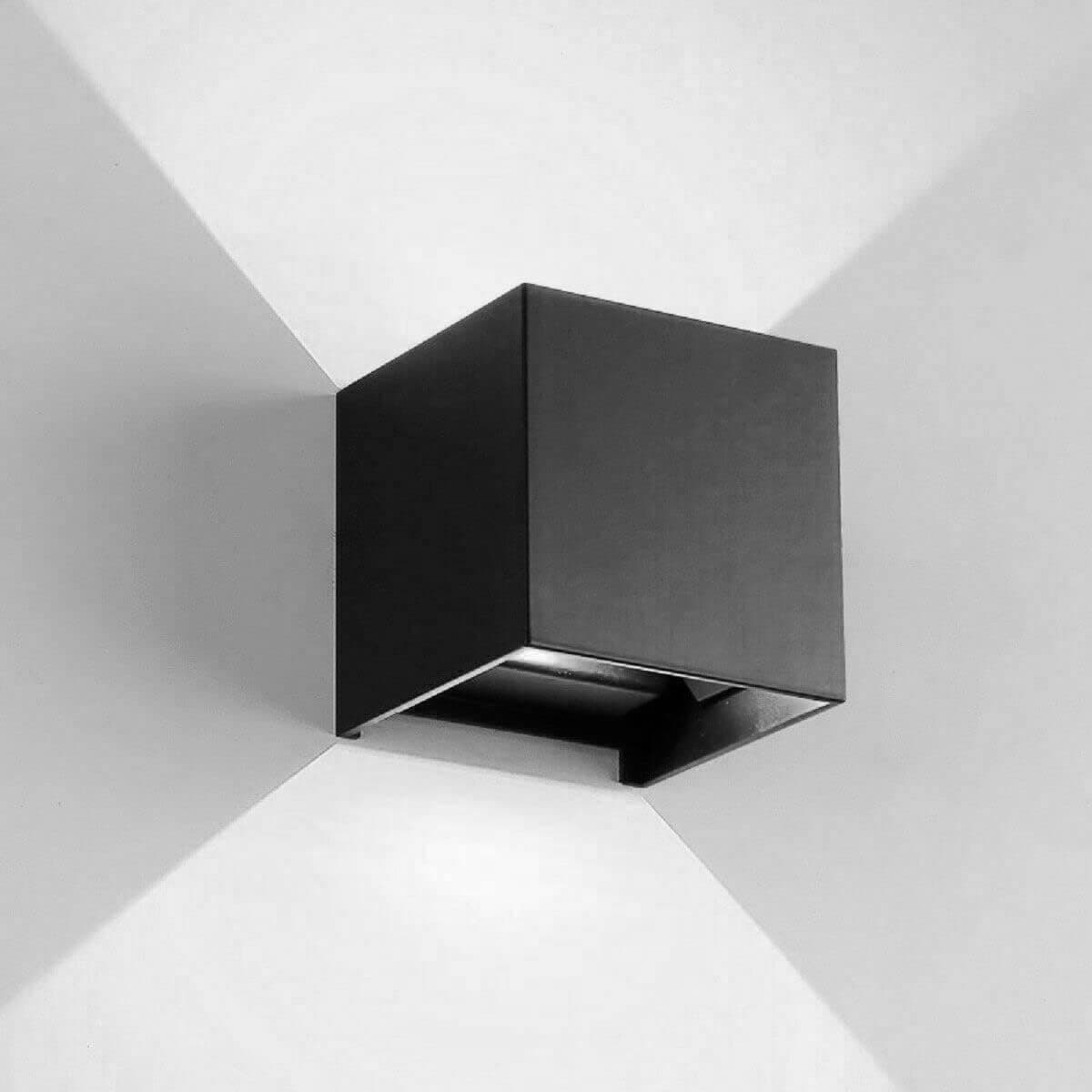APPLIQUE IN ALLUMINIO LED CUBO 20 WATT IMPERMEABILE IP65 DA INTERNO ED ESTERNO LAMPADA DA PARETE CON ANGOLO LUCE REGOLABILE UP DOWN MODERNO LED A LUCE (Nero 20W, Luce Fredda 6500K) [Classe di efficienza energetica A++]