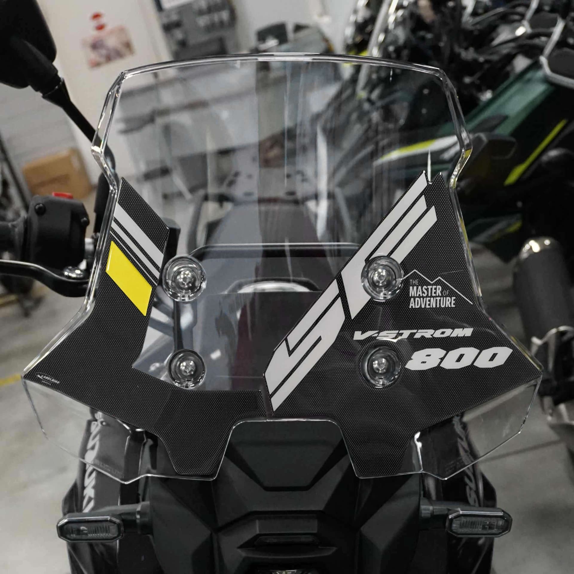 Adesivo 3D Cupolino moto compatibile con Suzuki V-Strom 800 SE 2025-2026 - 1