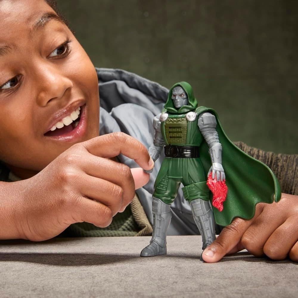Hasbro - Action Figure elettronica Marvel Dottor Destino - 4