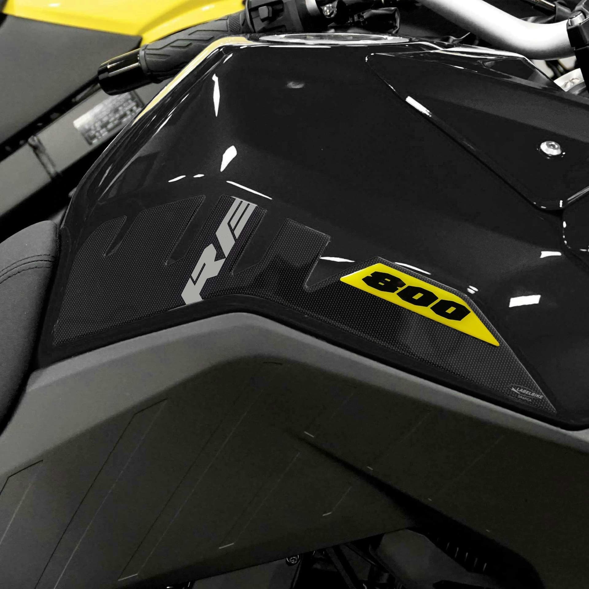 Adesivi Laterali Serbatoio compatibile con Suzuki V-Strom 800 RE 2025-2026 - 1