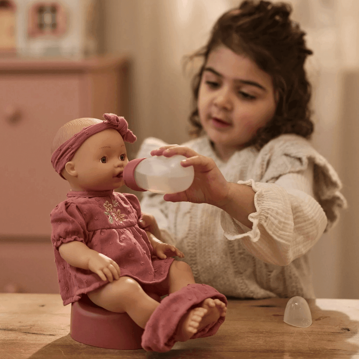Bambola che beve e fa pipì Little Dutch Livia - 7