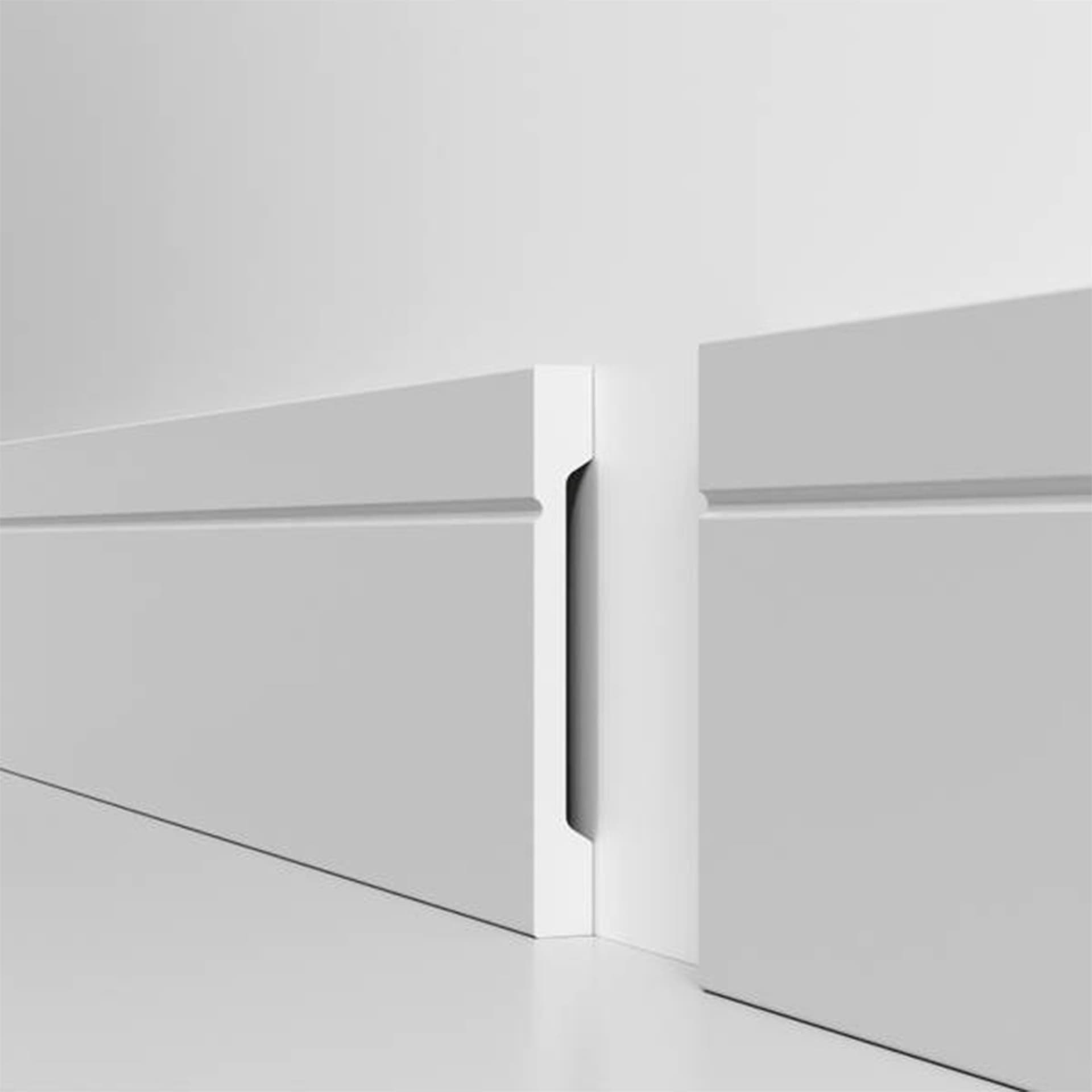Pacco da 112ML di Battiscopa SQUADRATO BIANCO Passacavo ELEGANT 130x15mm in POLIMERI - Polistrutturato - 4