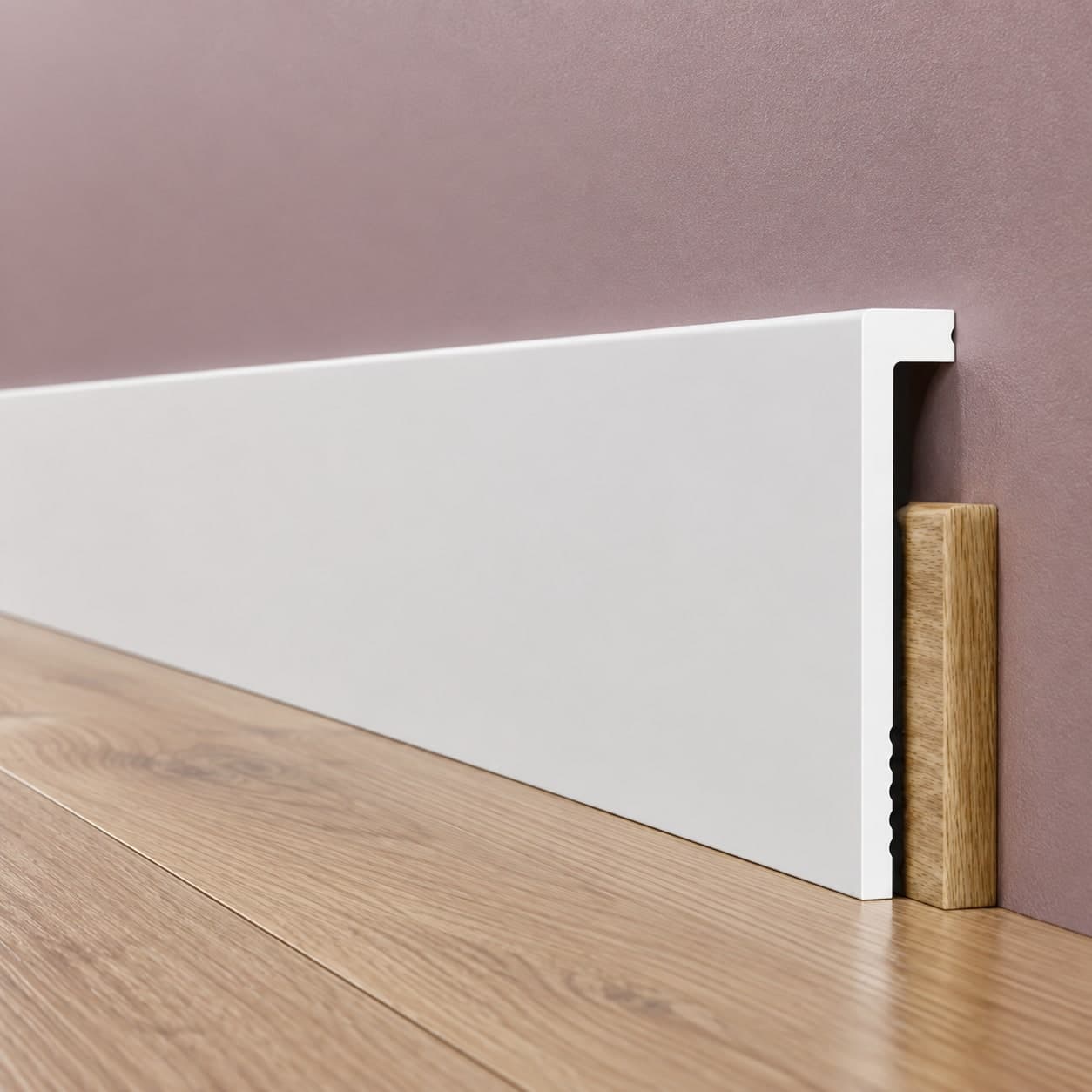 Battiscopa BIANCO squadrato Coprimarmo - coprivecchio 135x23mm in POLIMERI - (prezzo al metro) - 6