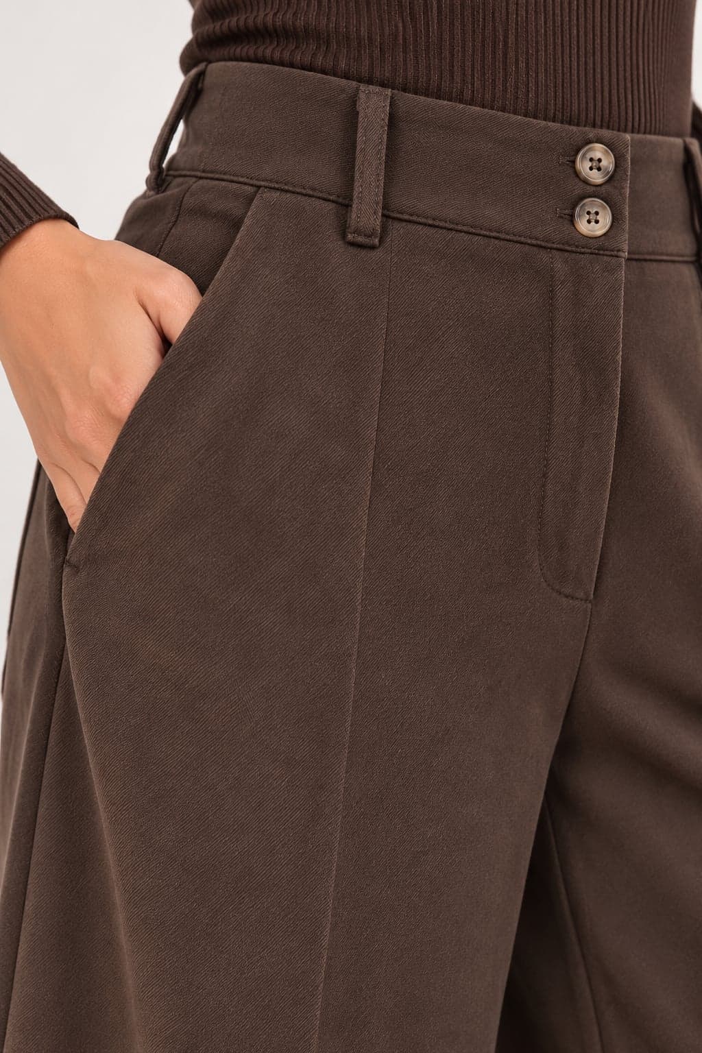 PANTALONE CROPPED CON RISVOLTO DAINETTO - 2