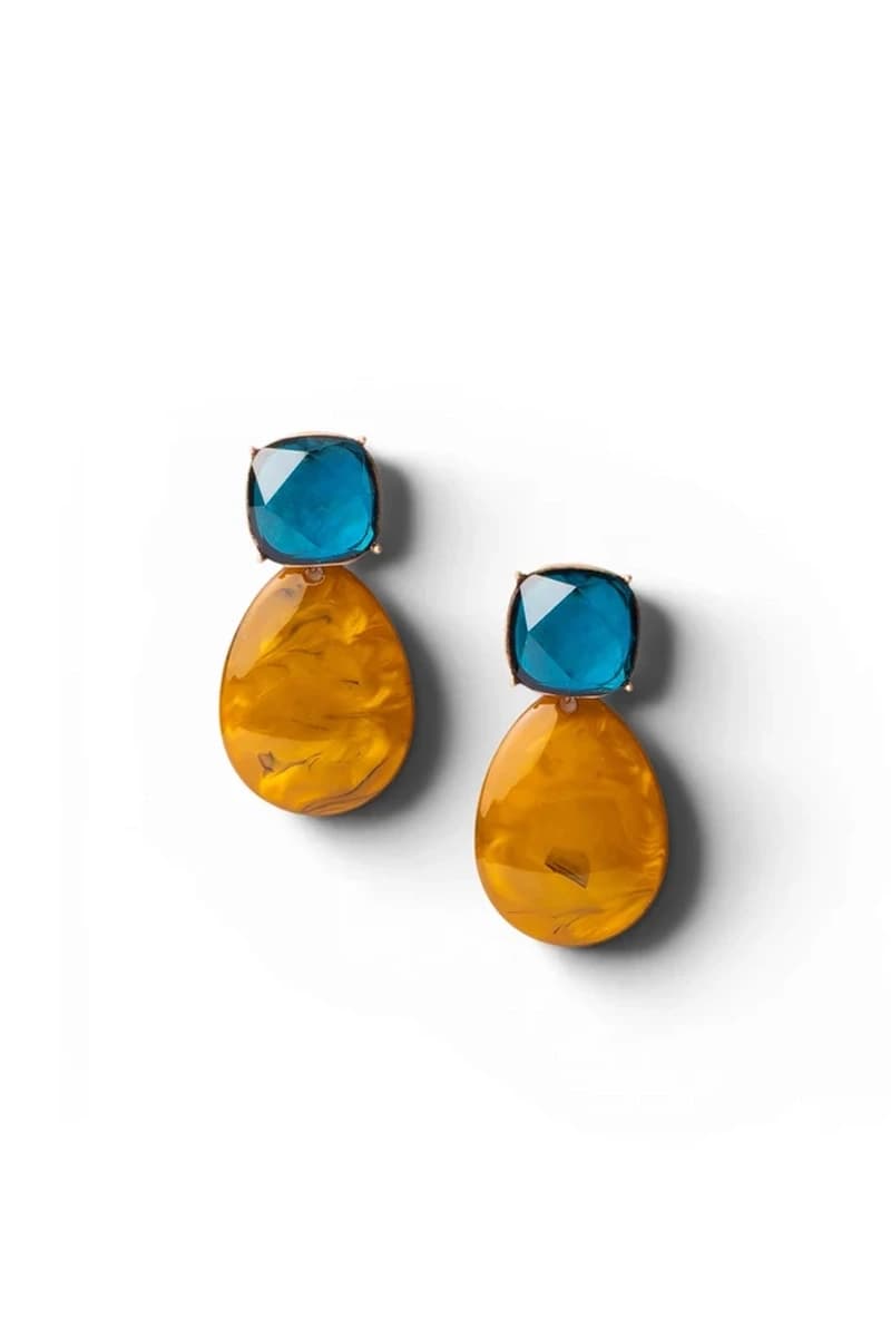 Orecchini pendenti a goccia in metallo e acrilico senape e blu | MYA ACCESSORIES - 2