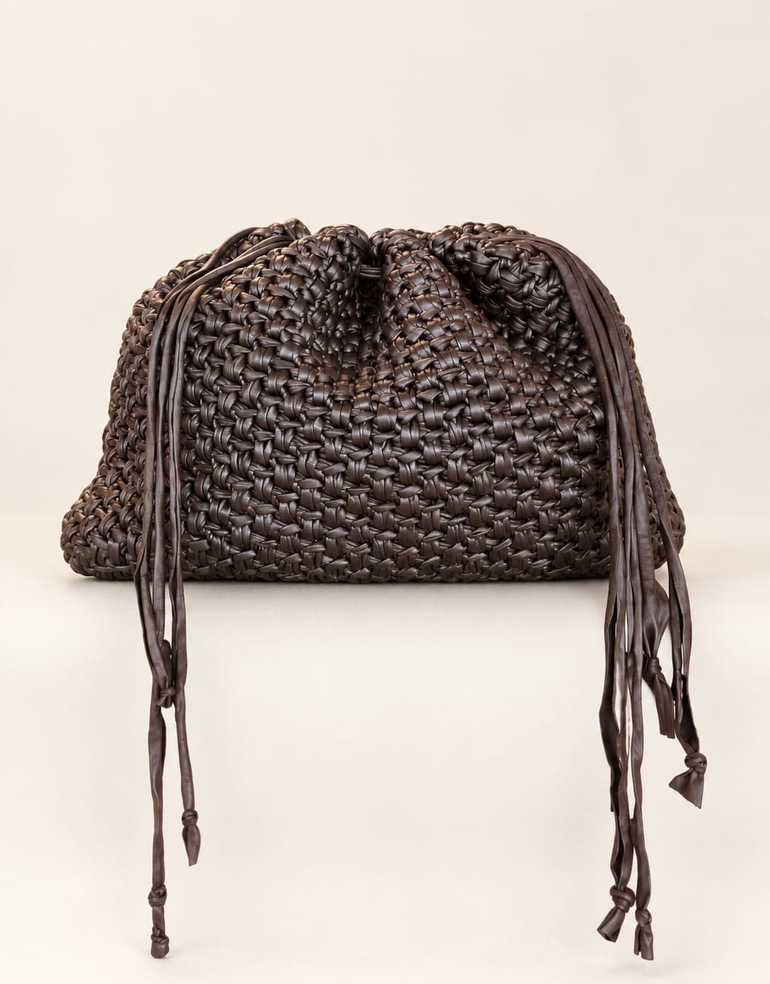 Borsa OutfixLab all’uncinetto in ecopelle marrone scuro con tracolla - 5