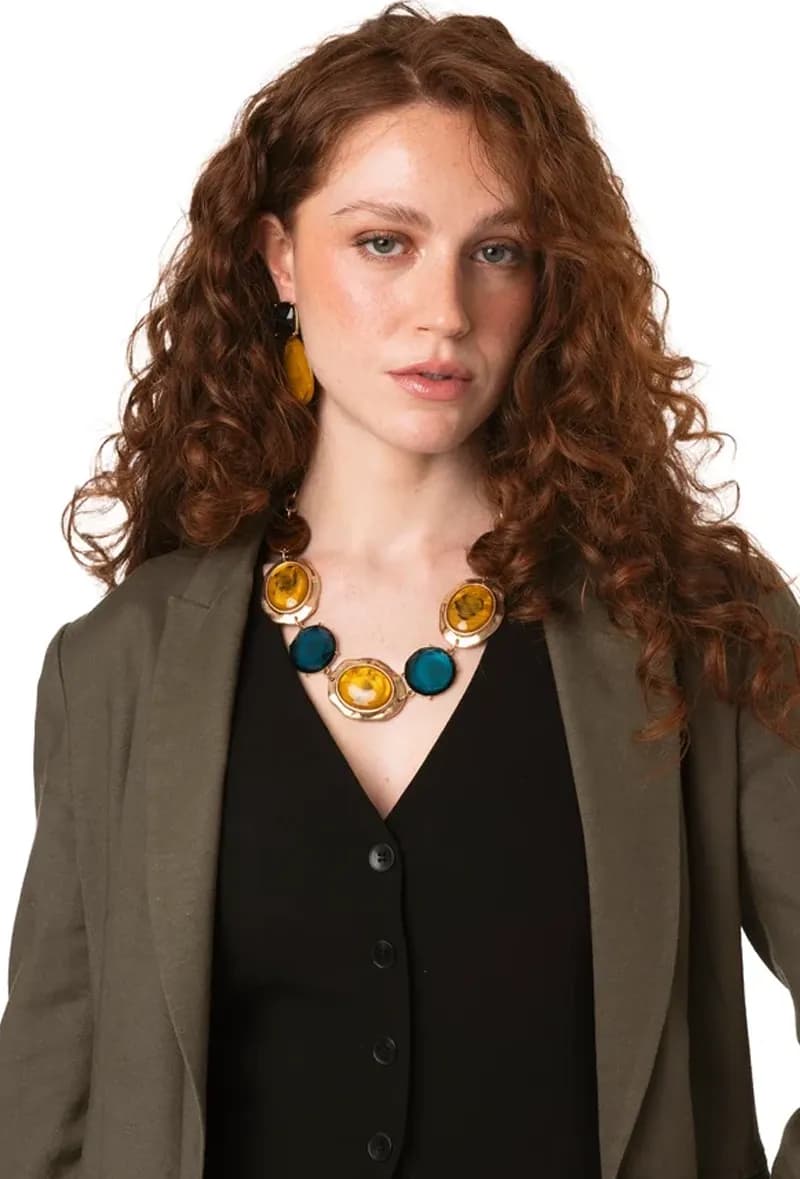 Collana corta in acrilico senape e blu | MYA ACCESSORIES - 4