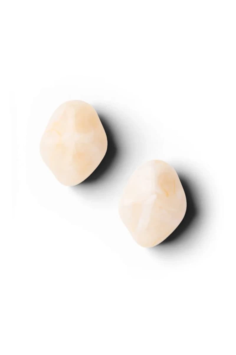 Orecchini in metallo con elemento sagomato in acrilico beige | MYA ACCESSORIES - 2