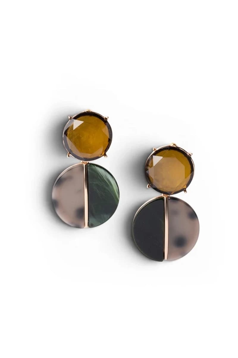 Orecchini a cerchio in acrilico maculato verde | MYA ACCESSORIES - 2