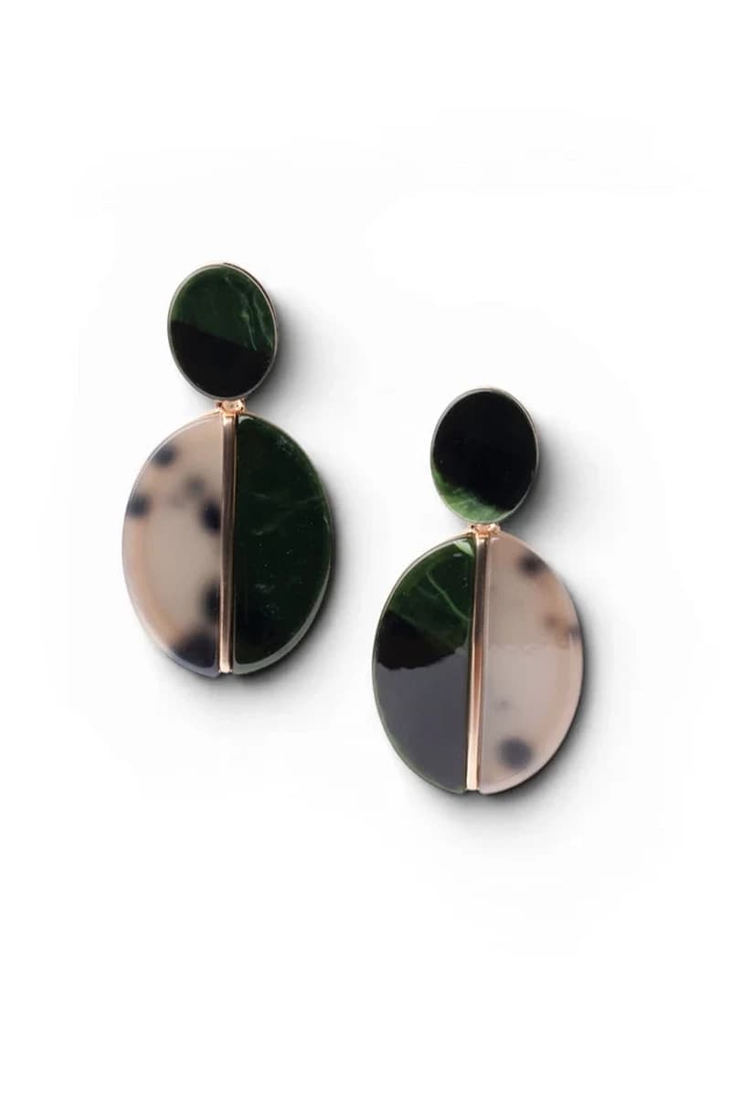 Orecchini ovali in acrilico maculato verde | MYA ACCESSORIES - 2