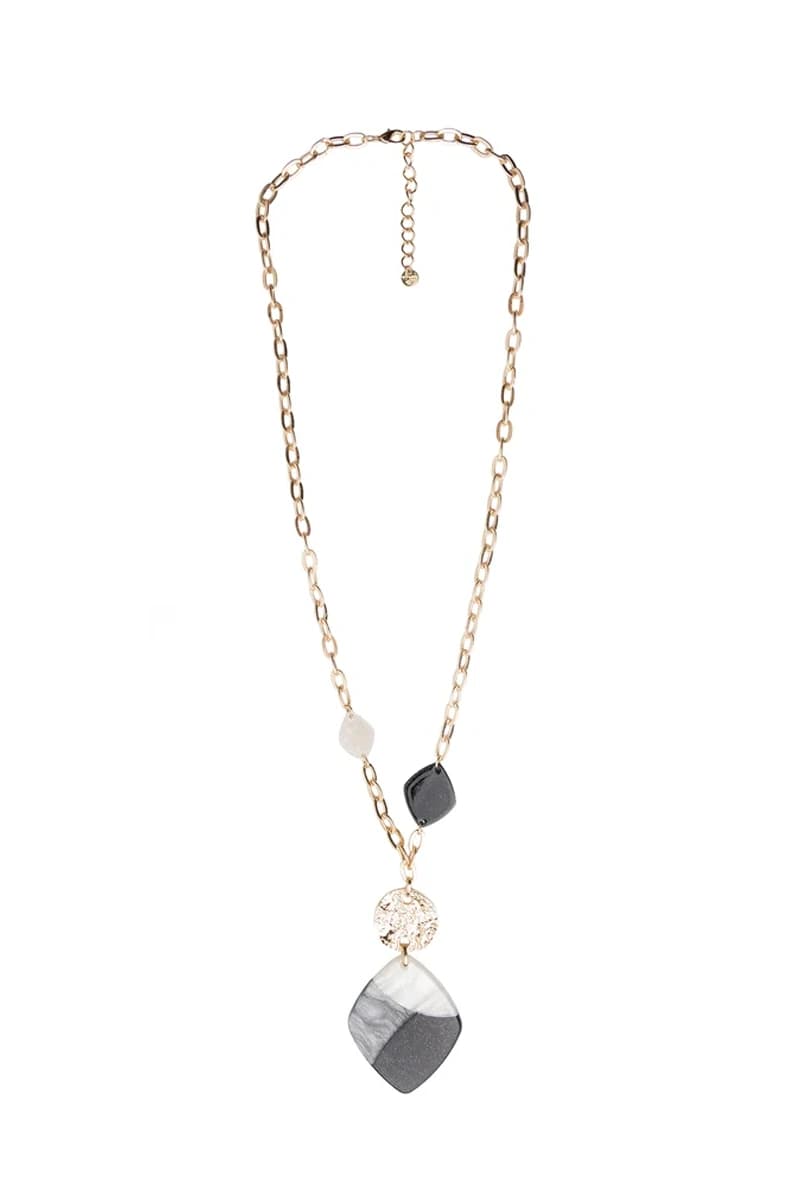 Collana lunga a catena in metallo con pendente a rombo in acrilico bianco e nero | MYA ACCESSORIES - 2