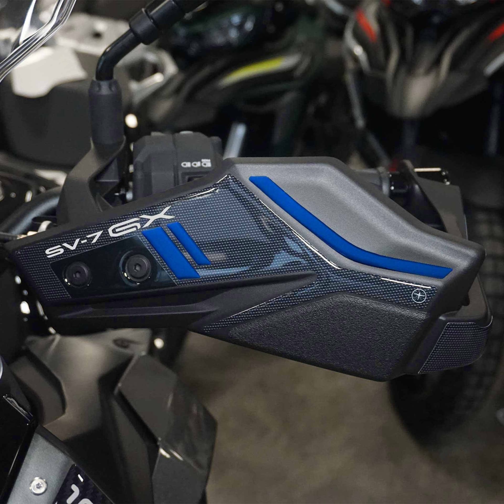 Adesivi 3D Protezioni Paramani moto compatibile con Suzuki SV-7 GX 2026