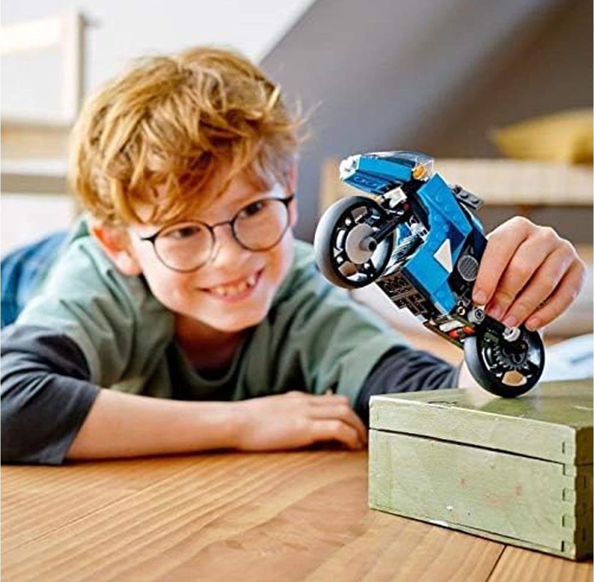 LEGO Creator 3 in 1 Superbike Set di Costruzione Convertibile in Moto Classica o Hoverbike Futuristica Regalo Creativo per Bambini e Bambine dagli 8 Anni 236 Pezzi - 2
