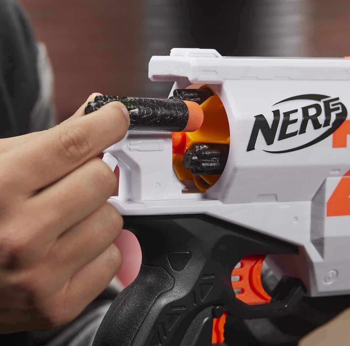 Nerf Ultra Two Blaster Motorizzato Hasbro Lanciatore Elettrico a Retrocarica Rapida con 6 Dardi Ultra Inclusi Gioco d'Azione per Bambini dagli 8 Anni in Su - 3