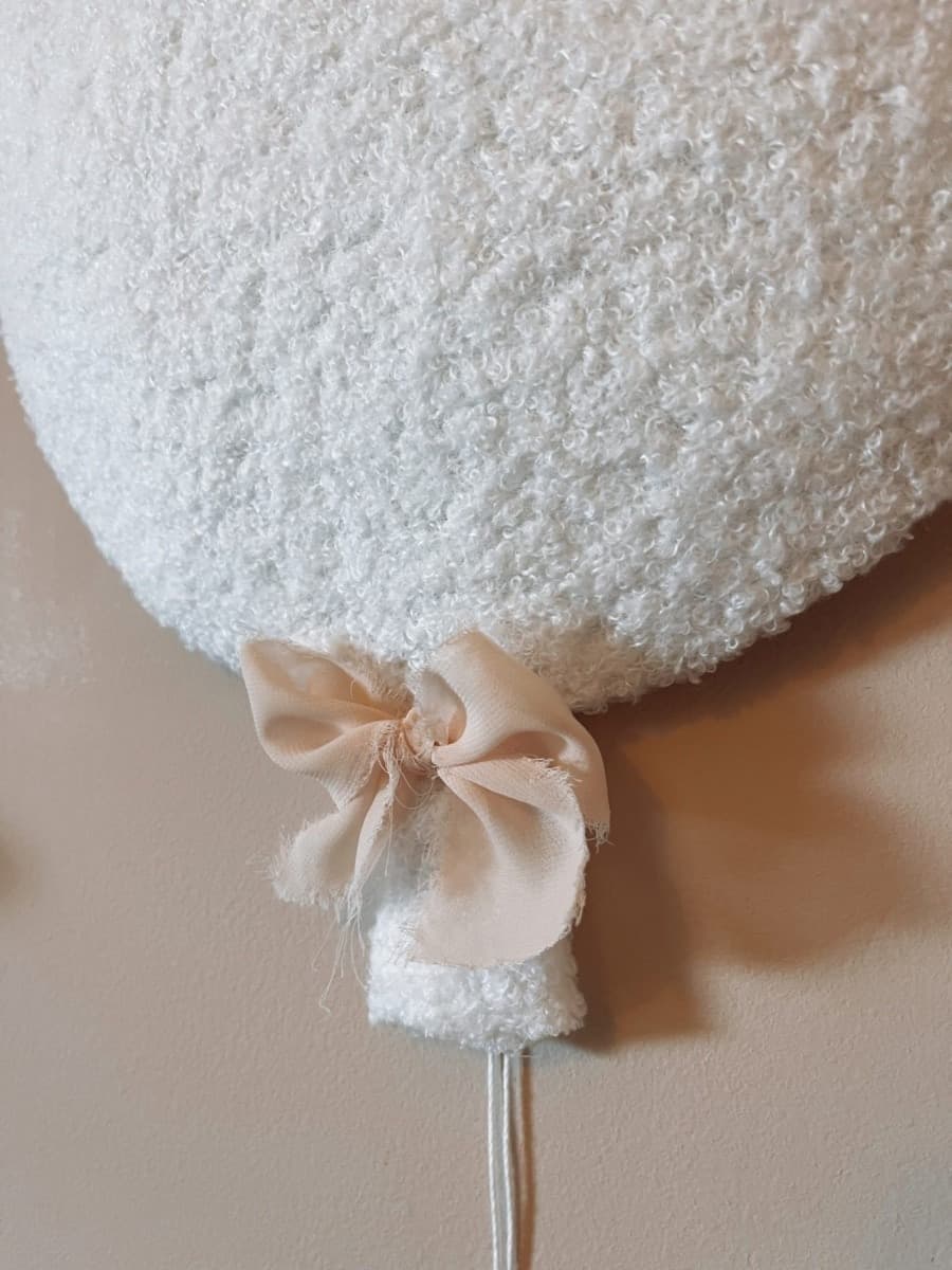 Applique murale bouclé Palloncino bianco con luce LED - Little Loua - 3