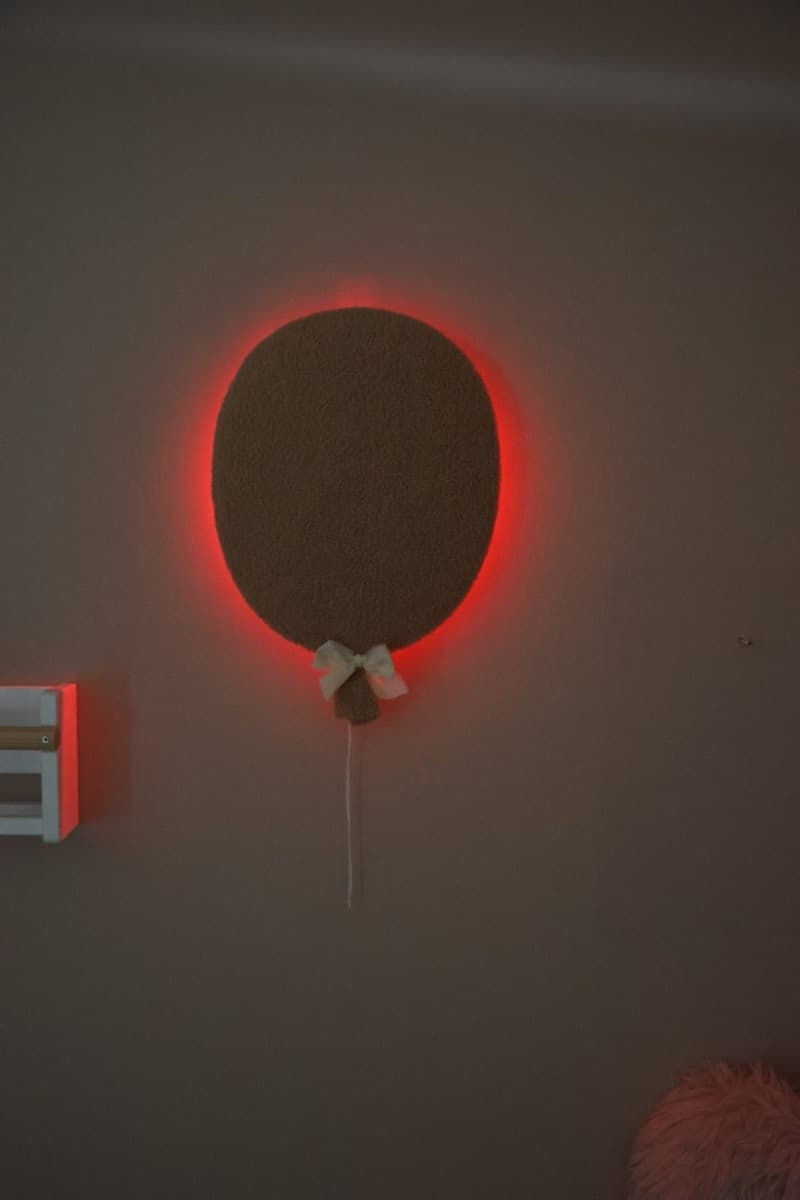 Applique murale bouclé Palloncino bianco con luce LED - Little Loua - 6
