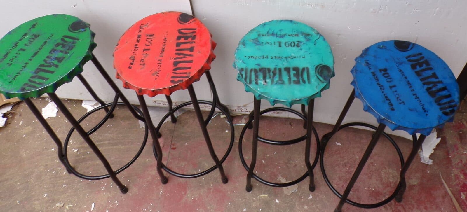 Sgabello Bar con seduta a tappo bottiglia giallo nero rosso grigio industrial - 3