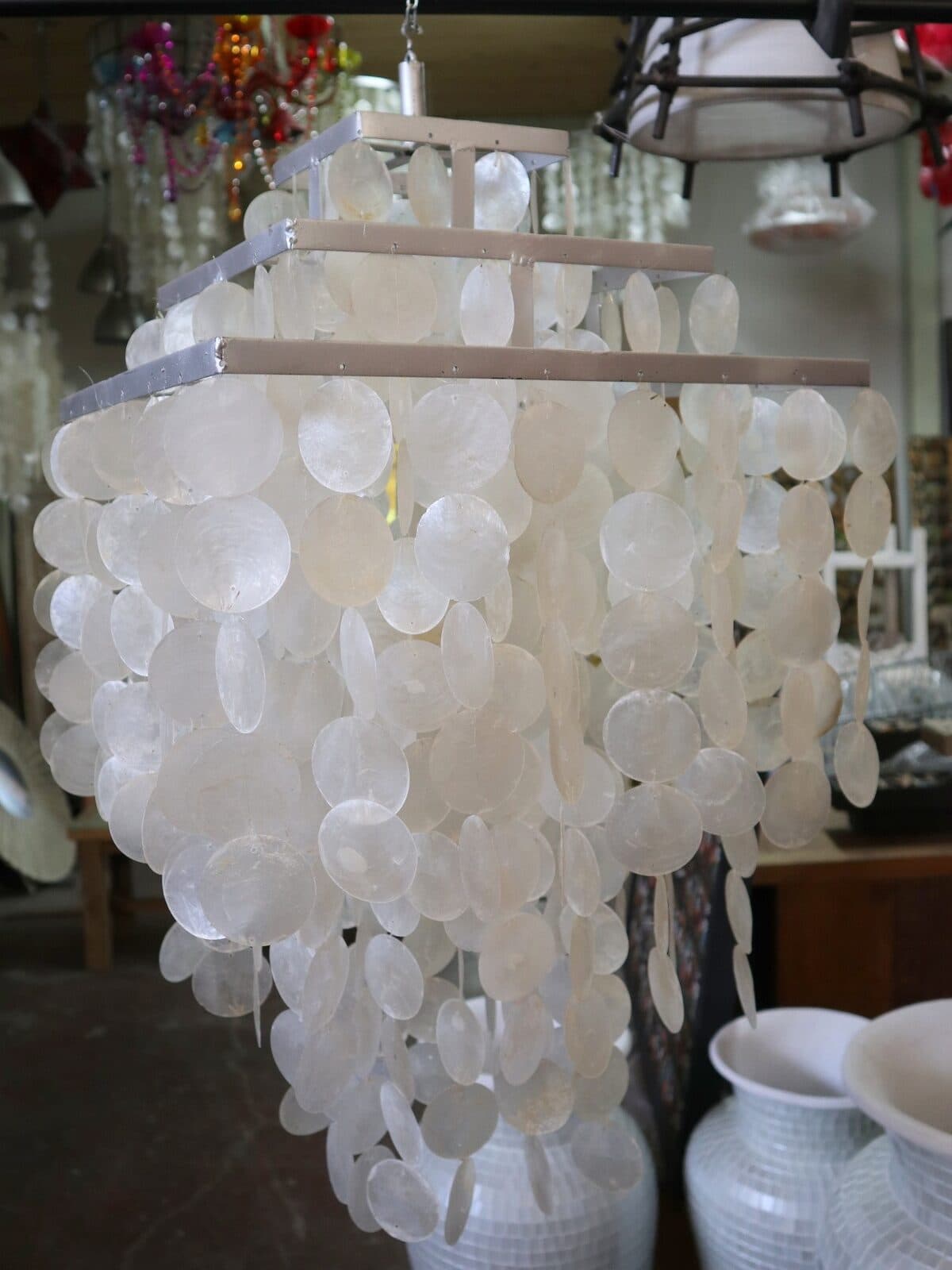 Lampadario in Madreperla Artigianale 40x40x70 cm – Struttura in Metallo, Fatto a Mano in Indonesia - 6