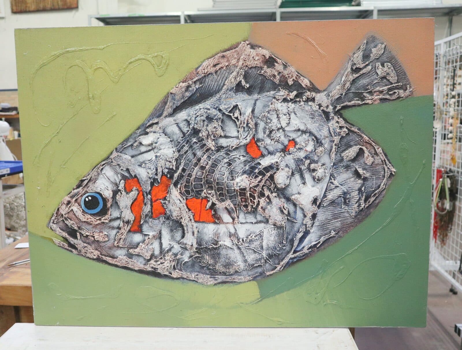 Quadro moderno con pesce astratto – Acrilico su tela 80x60 cm – Dipinto a mano artigianale Indonesia - 3