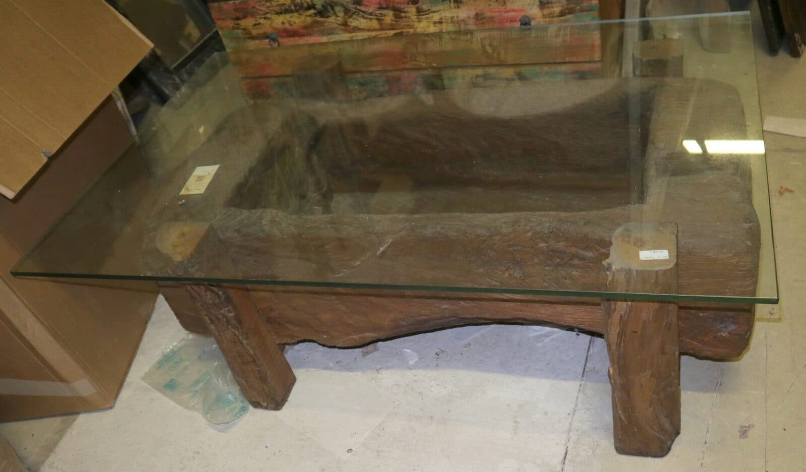 Tavolo da Fumo Unico in Teak Indonesiano Antico con Piano in Vetro - 4