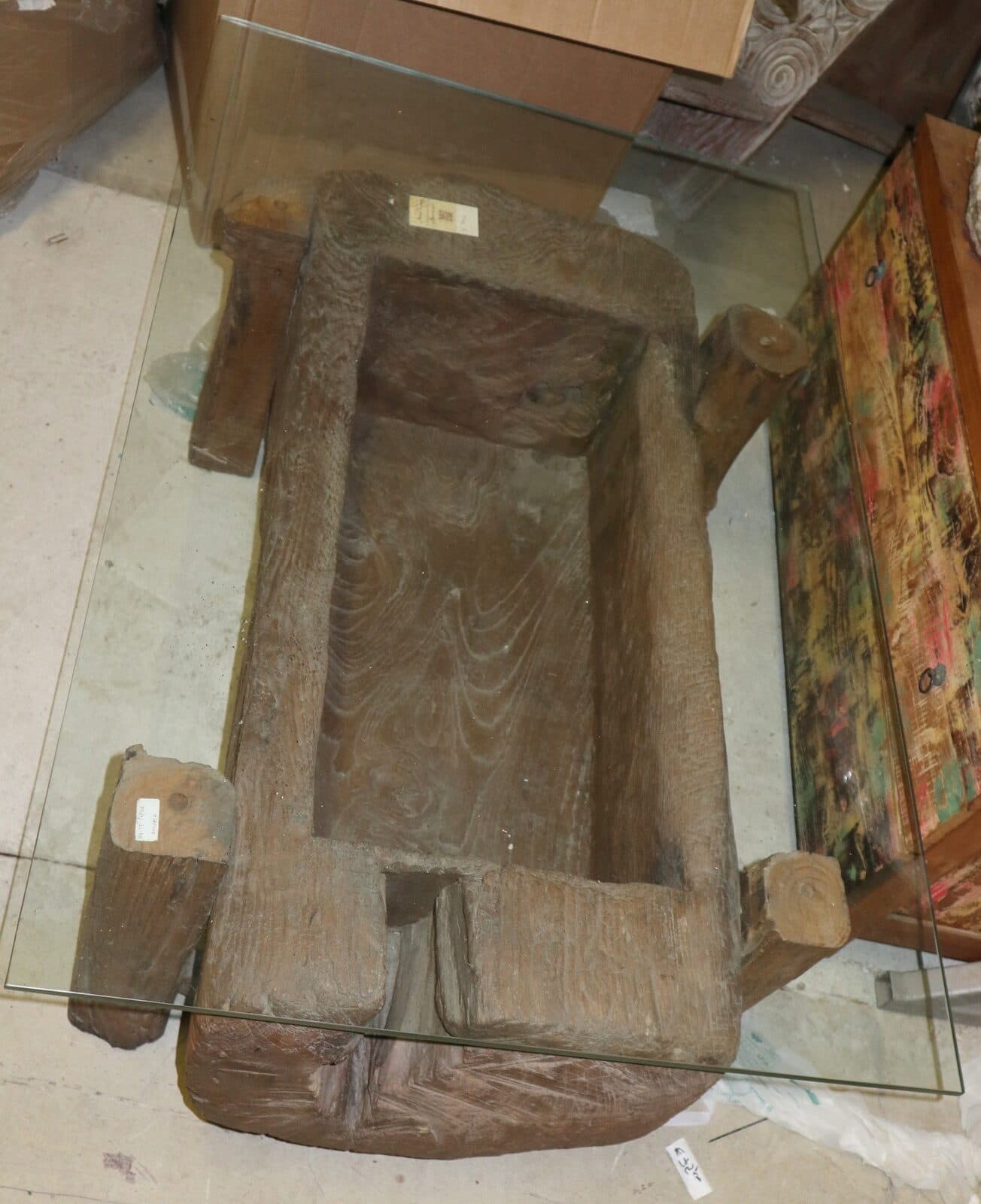 Tavolo da Fumo Unico in Teak Indonesiano Antico con Piano in Vetro - 6