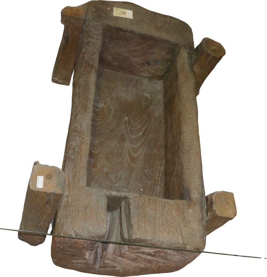 Tavolo da Fumo Unico in Teak Indonesiano Antico con Piano in Vetro - 7