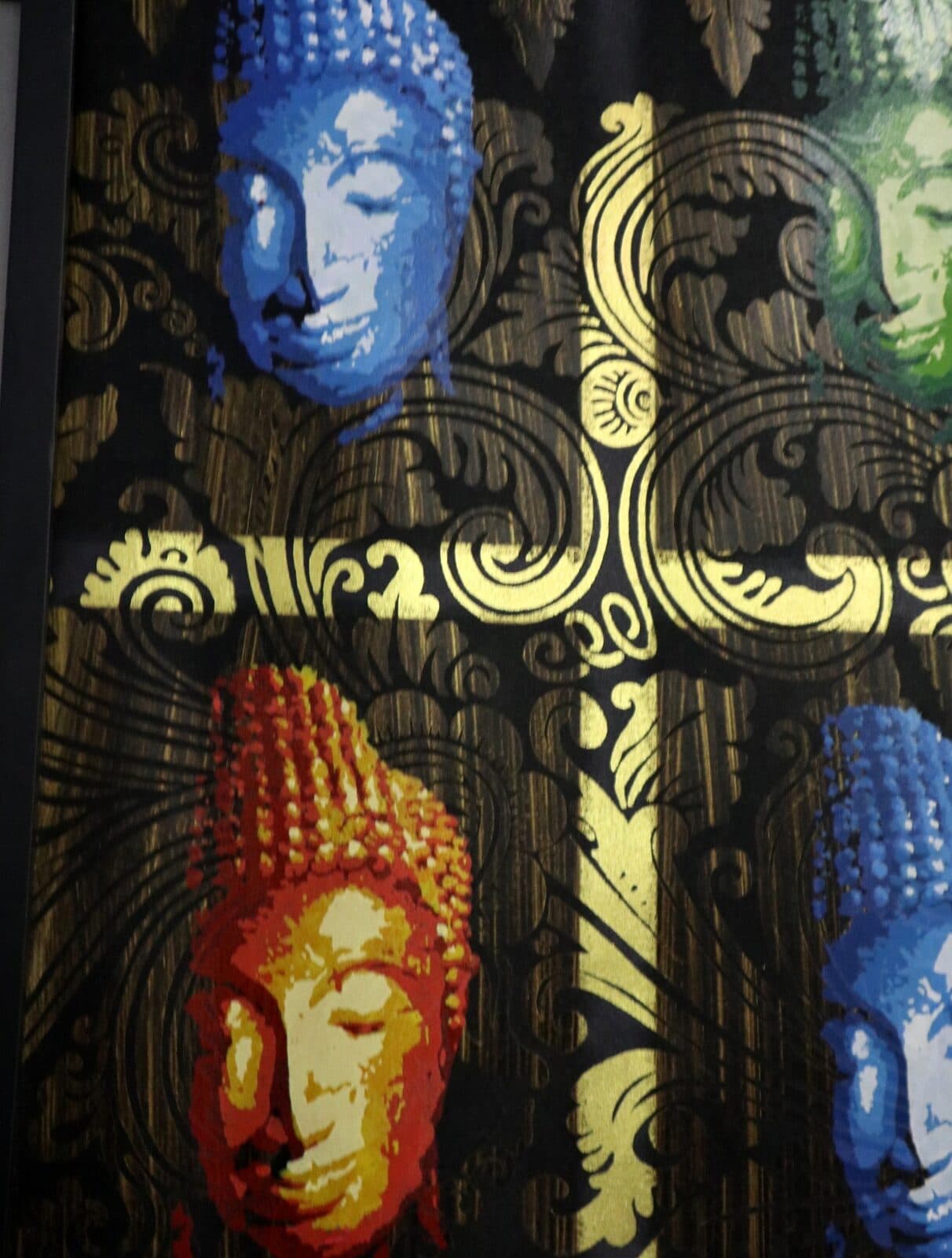 Quadro Buddha Pop Art Dorato – Opera Artigianale Indonesiana per Spa, Yoga e Ambienti Wellness - 4