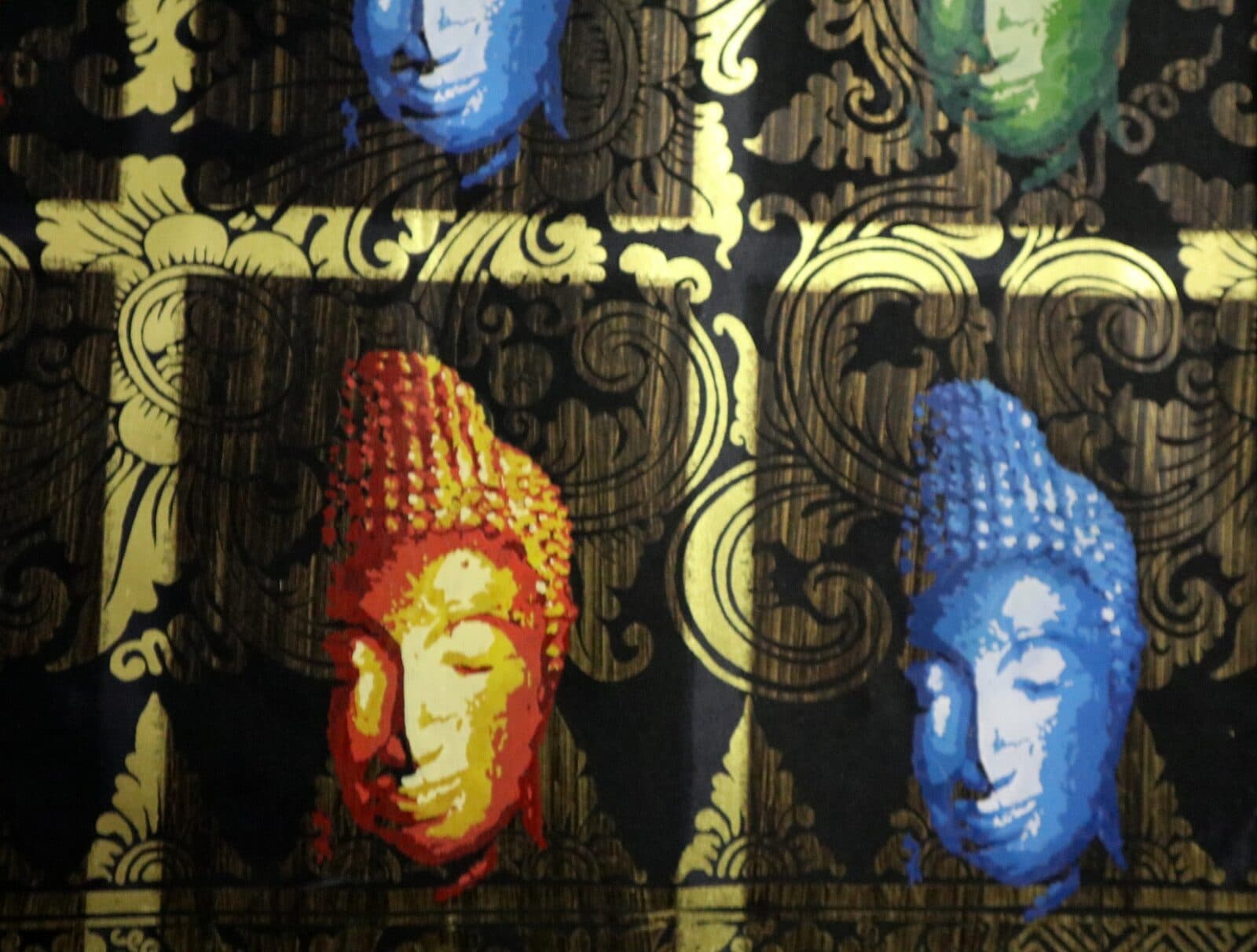 Quadro Buddha Pop Art Dorato – Opera Artigianale Indonesiana per Spa, Yoga e Ambienti Wellness - 6