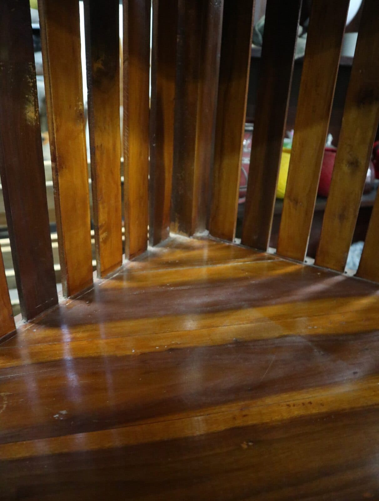 Mobile Libreria Angolare in Teak - Realizzato a Mano in Indonesia, Altezza 150 cm - 8