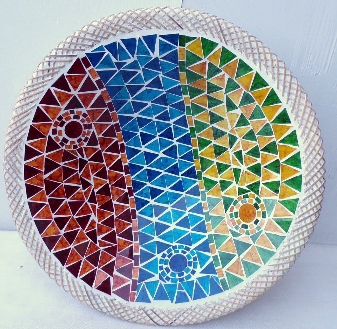 Centrotavola o svuotatasca artigianale in mosaico di vetro  cm 44x12 diametro multicolor idea regalo - 5