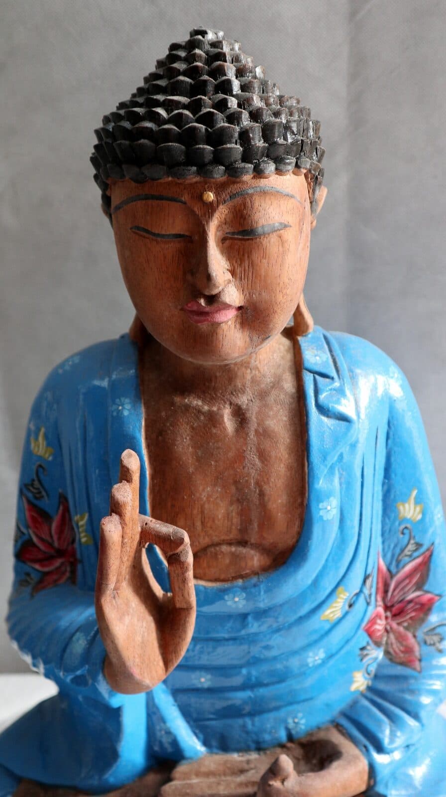 Buddha scultura il legno massello noce indiano o suar  cm 37x20x50h Blu e bianco - 2