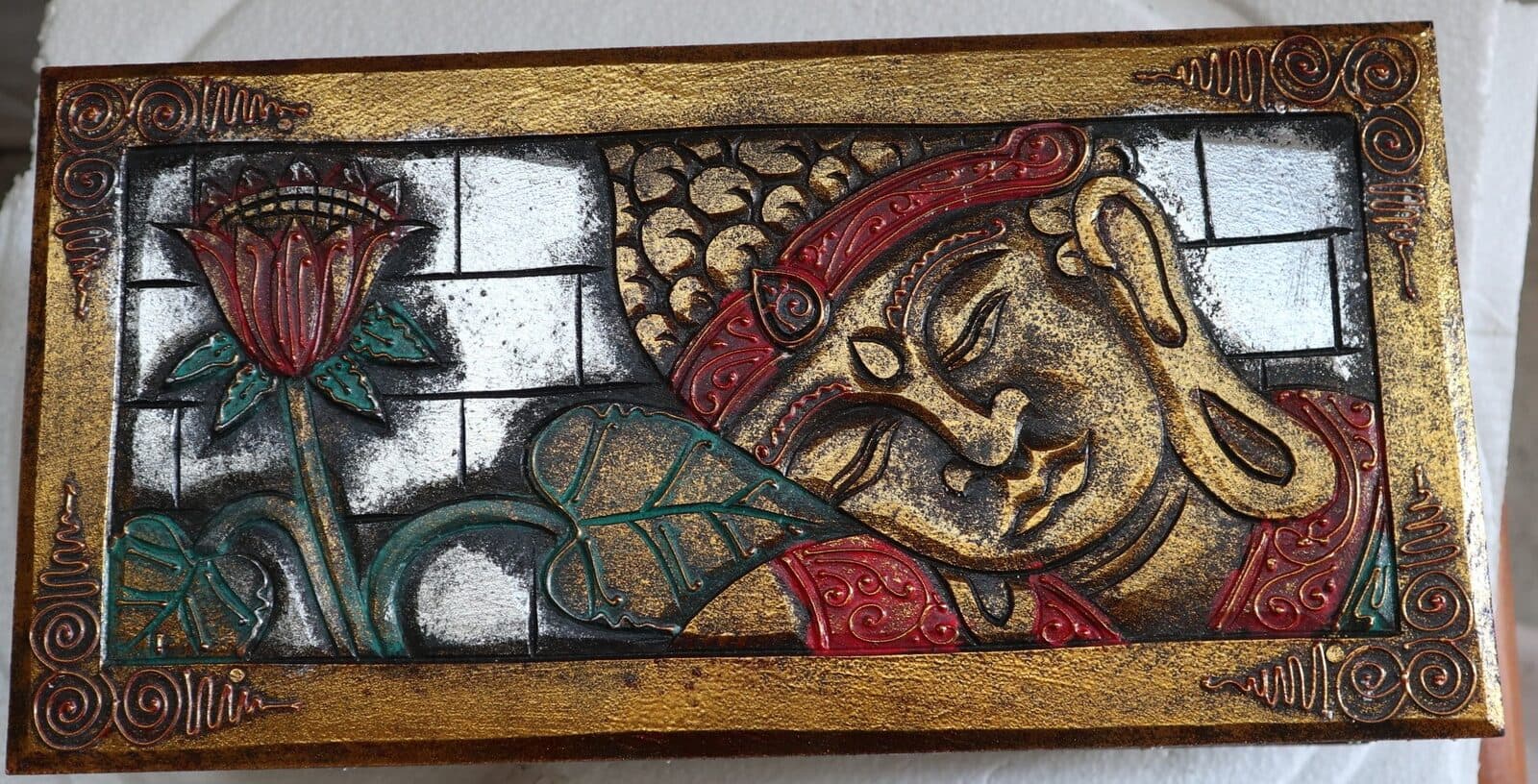 Baule cassapanca in legno di Albesia con volto di Buddha color argento sfondo oro cm 40x20x17 new - 4