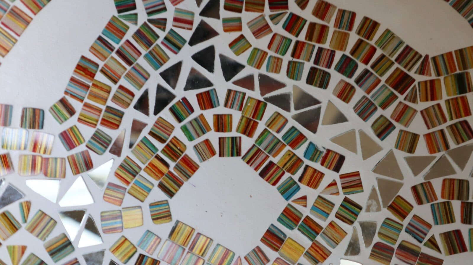 Portagioie o svuota tasche  in terra cotta e mosaico di vetro tonda cm 30x9 - 3