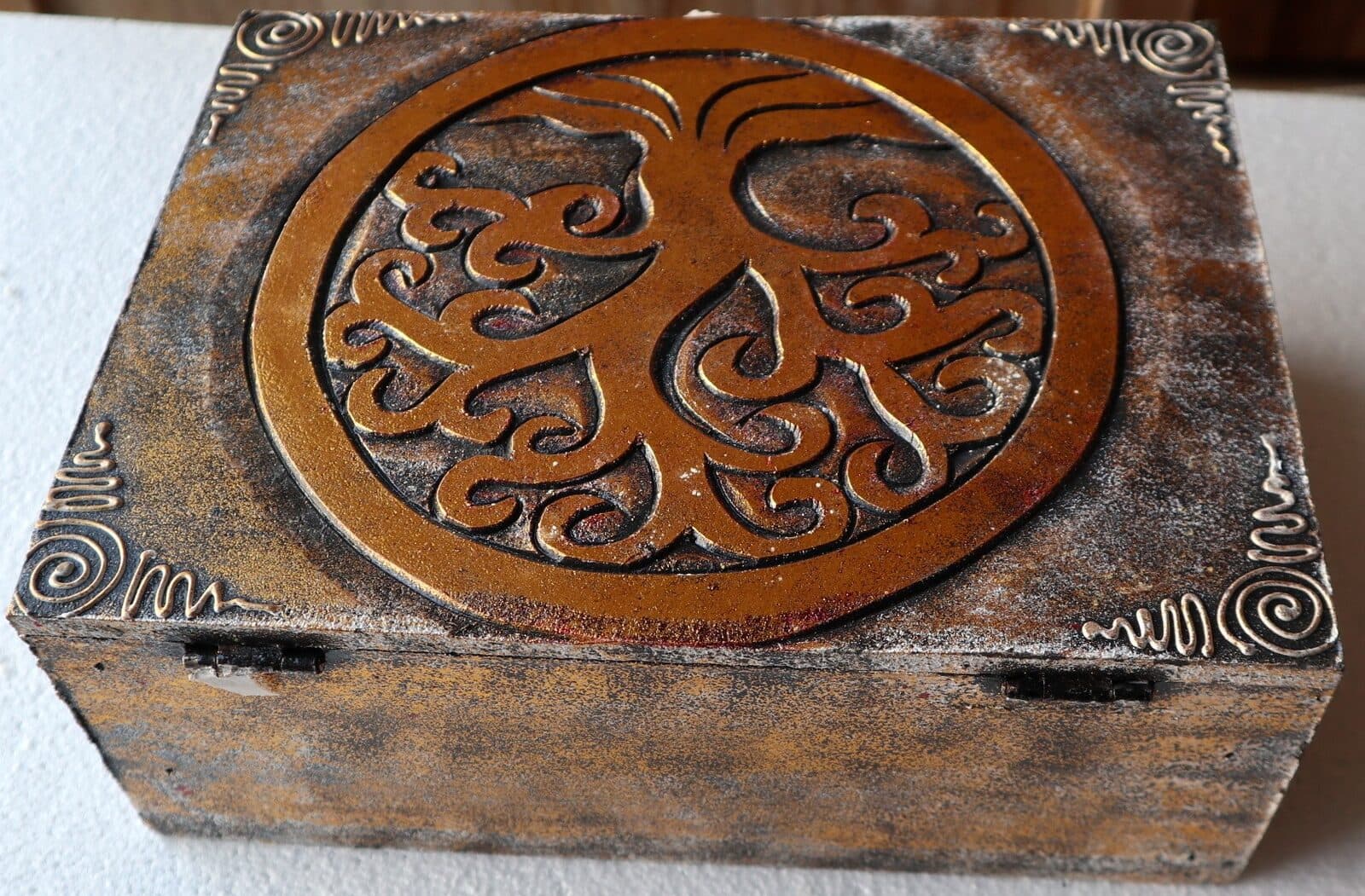 Scatola porta gioie in legno con inciso Albero della vita color oro e bianco - 5