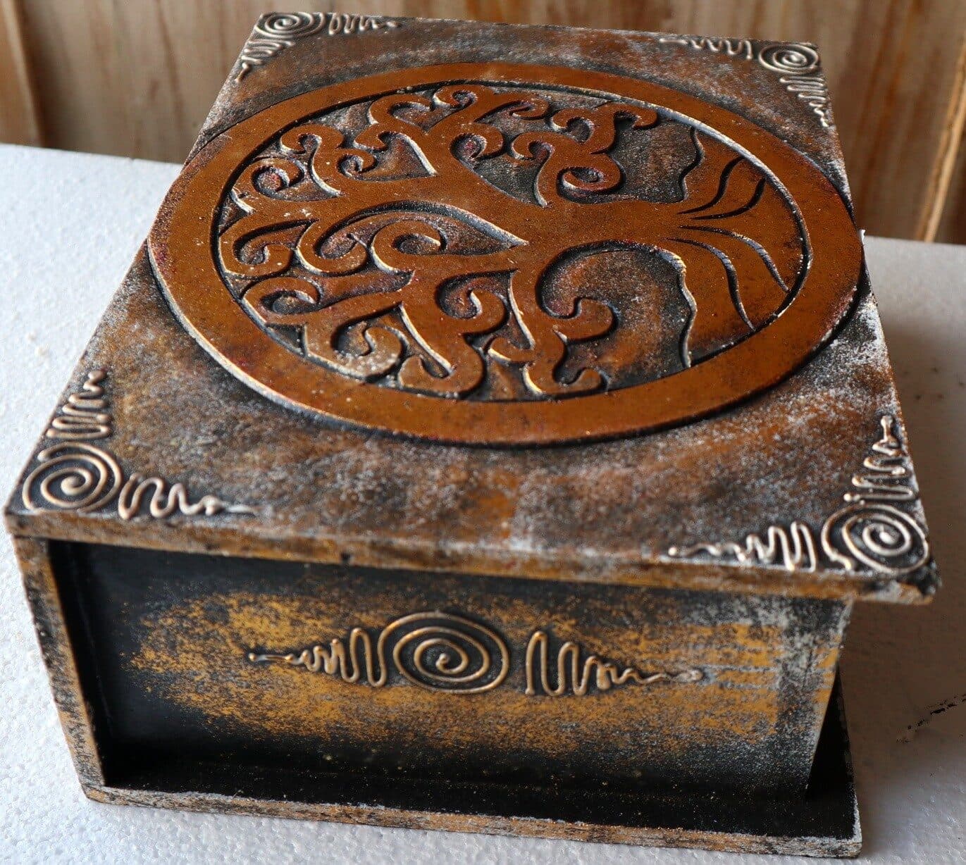 Scatola porta gioie in legno con inciso Albero della vita color oro e bianco - 6