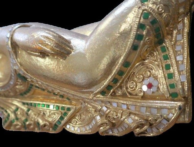 Buddha Thai Sdraiato in Foglia Oro e Specchietti – Scultura Artigianale 57x16x22 cm - 9