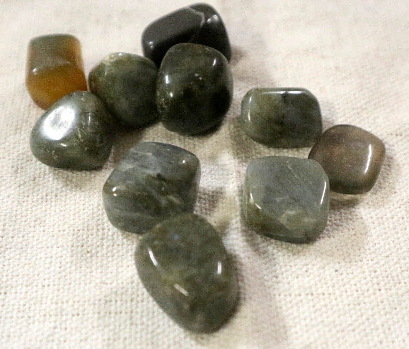 Labradorite Burattata Naturale – Stock 10 Pietre Energetiche 0,5–2 cm | Protezione & Intuizione - 2