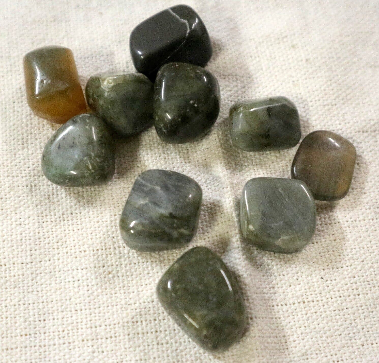 Labradorite Burattata Naturale – Stock 10 Pietre Energetiche 0,5–2 cm | Protezione & Intuizione - 3