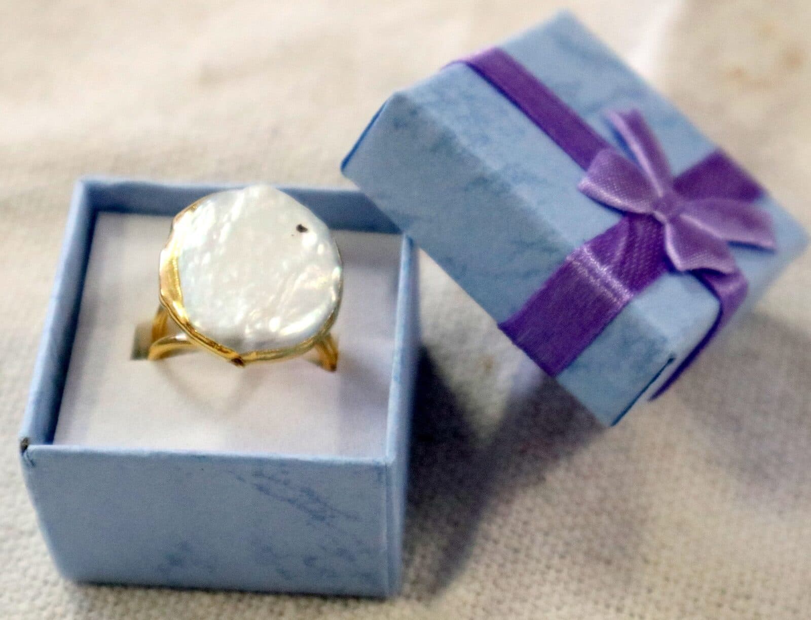 💍 Anello Regolabile in Acciaio con Bagno Galvanico in Oro e Madreperla Naturale Grezza - 2