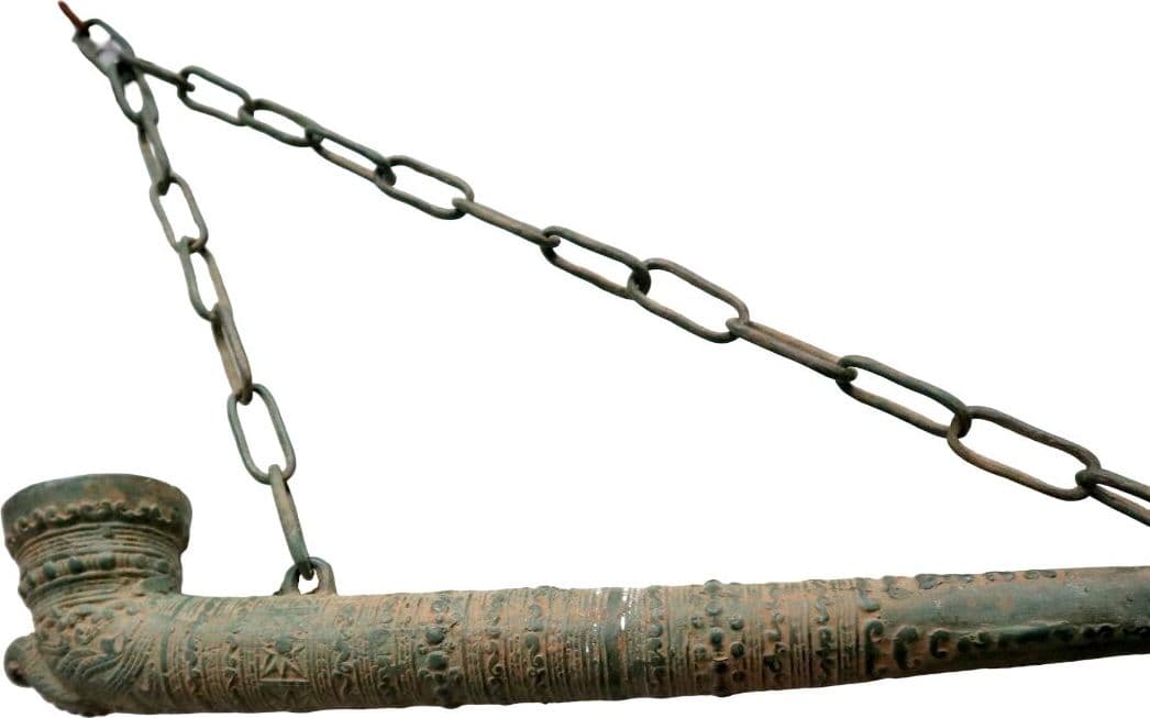 Antica Pipa Indonesiana da Oppio in Bronzo – 93 cm – Oggetto Etnografico Orientale con Catena Decorativa - 3