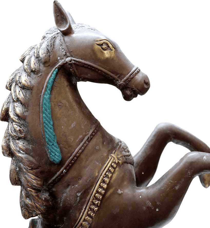 Cavallo Impennato Decorativo in Metallo Brunito – Scultura Artigianale Indonesiana 60 cm - 3