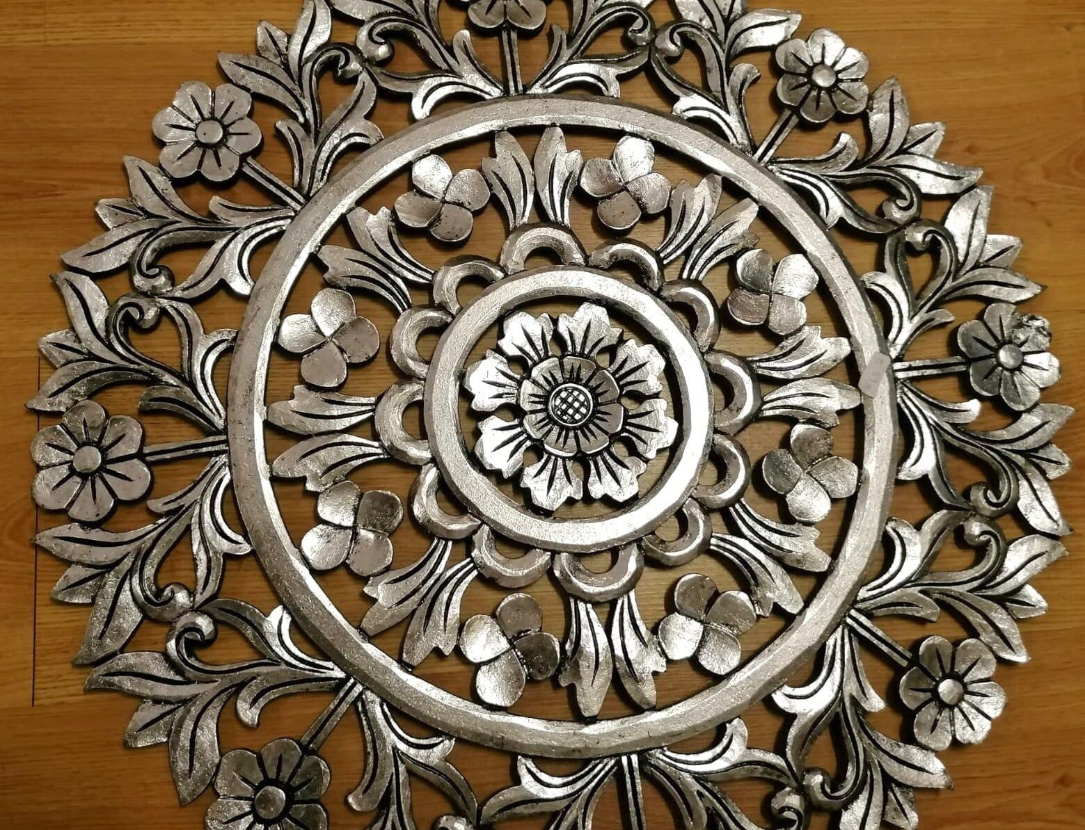 Pannello floreale in legno mdf traforato a mano cm 60x60 argento anticato quadro dipinto silver - 2